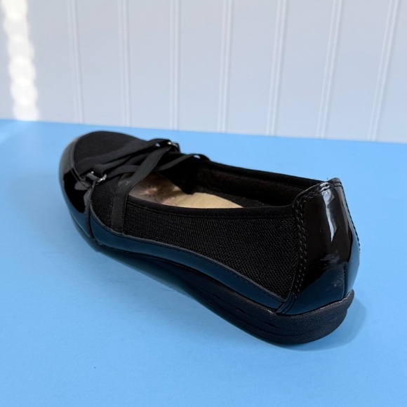 Earth Spirit Patent Leather & Fabric Flat Shoe
Black Size 8 - Picture 3 of 16